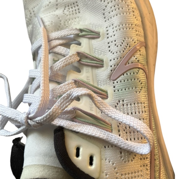 Nike Zoom athletic shoe - Picture 6 of 11